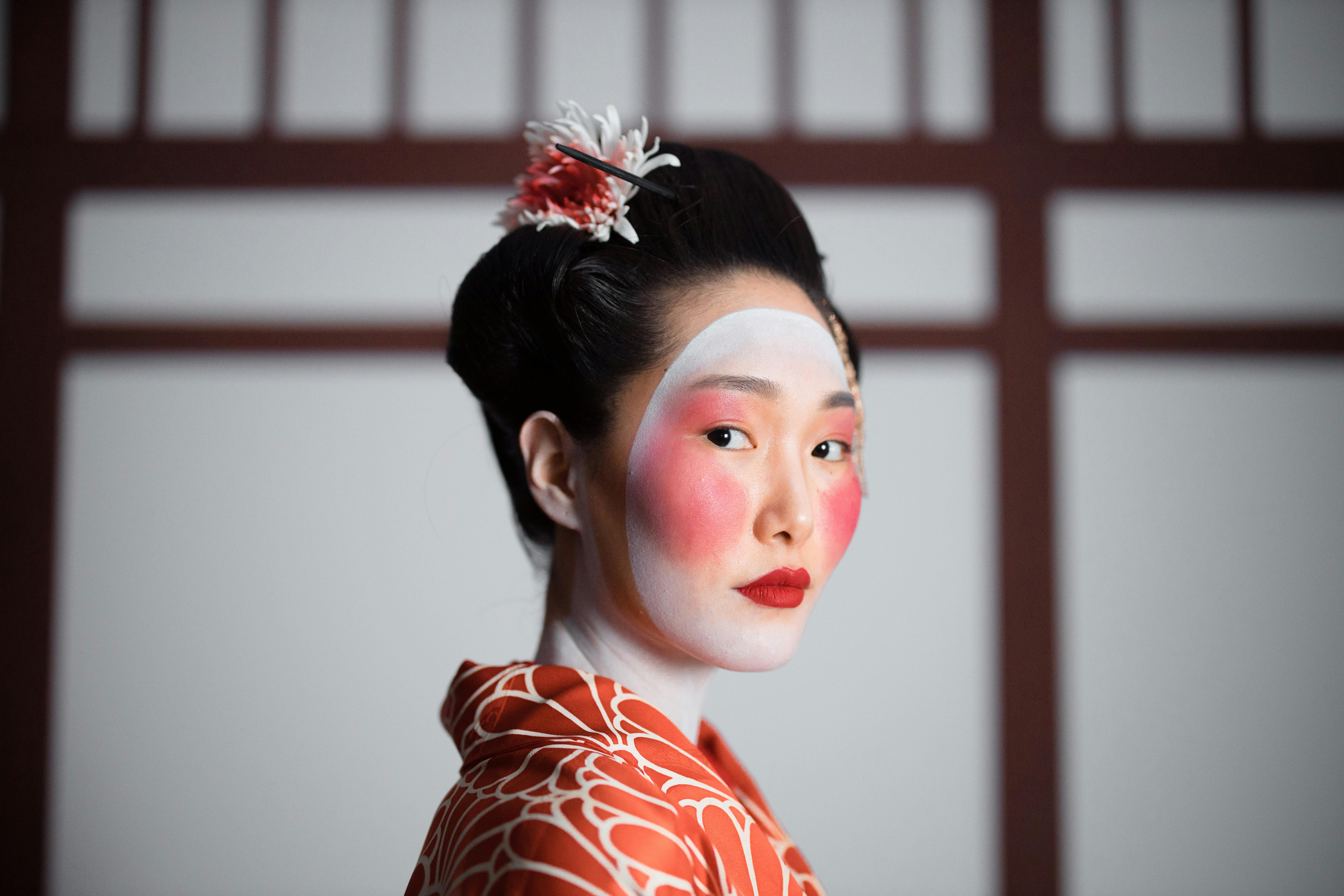 The Rejuvenating Power of Kojic Acid: Uncovering the Secrets of Japanese Beauty