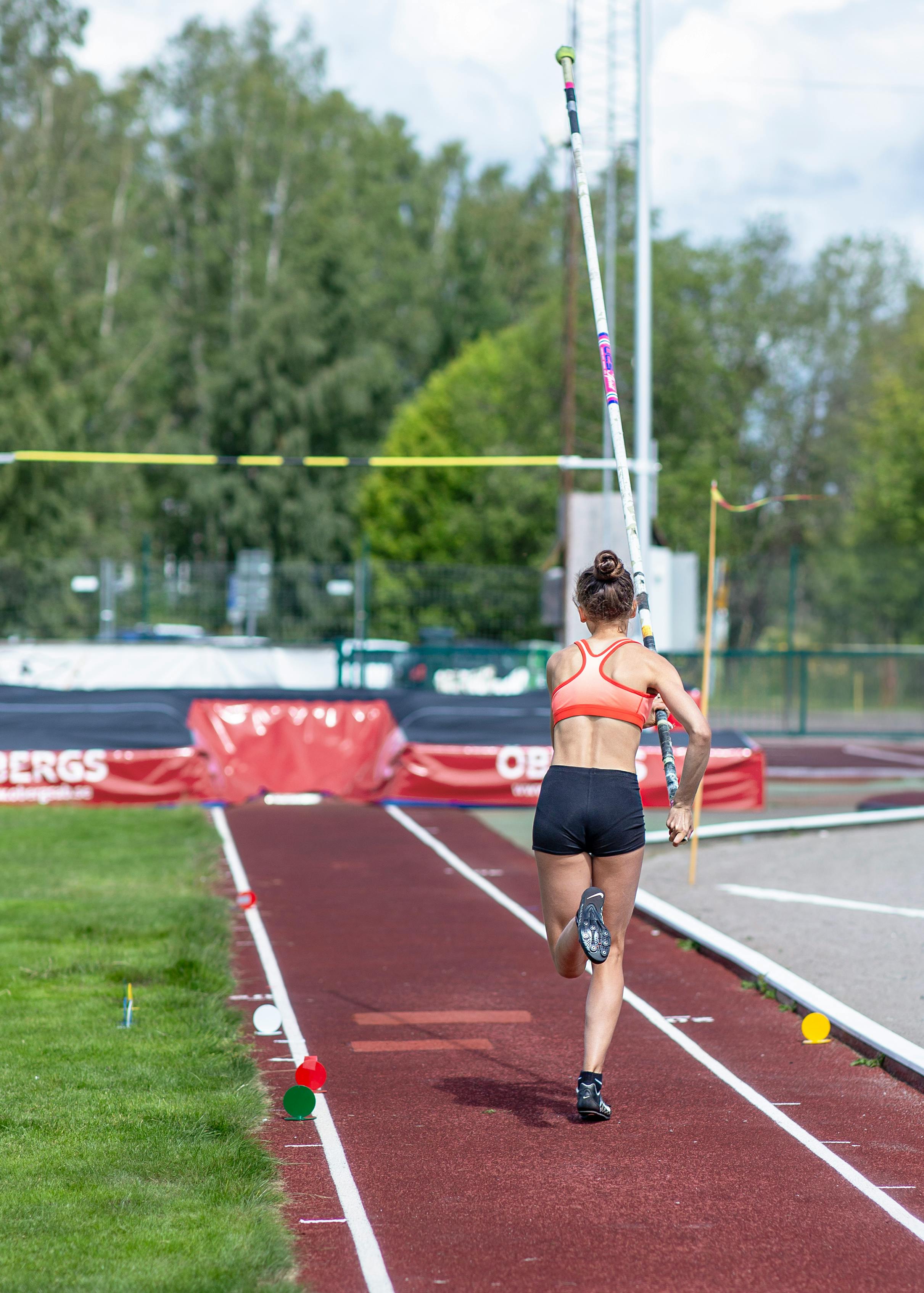 Breaking the Gravity: The Science and Art of Pole Vaulting