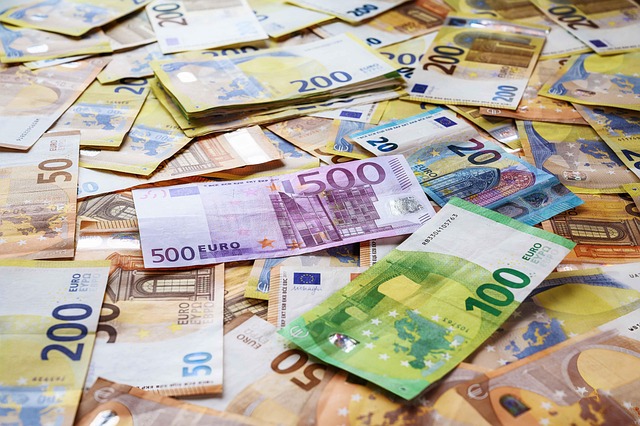 Găsește Cel Mai Bun Lening Geld pentru Nevoile Tale