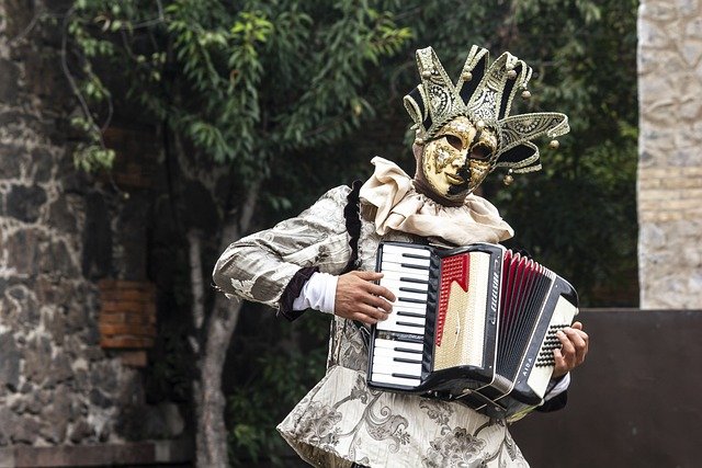 Virtual Busking: The Digital Stage for Street Performers