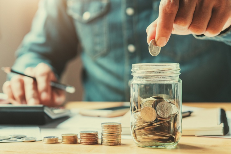 Finančné plánovanie pre digitálnych nomádov: Ako zvládnuť nestále príjmy a medzinárodné výzvy