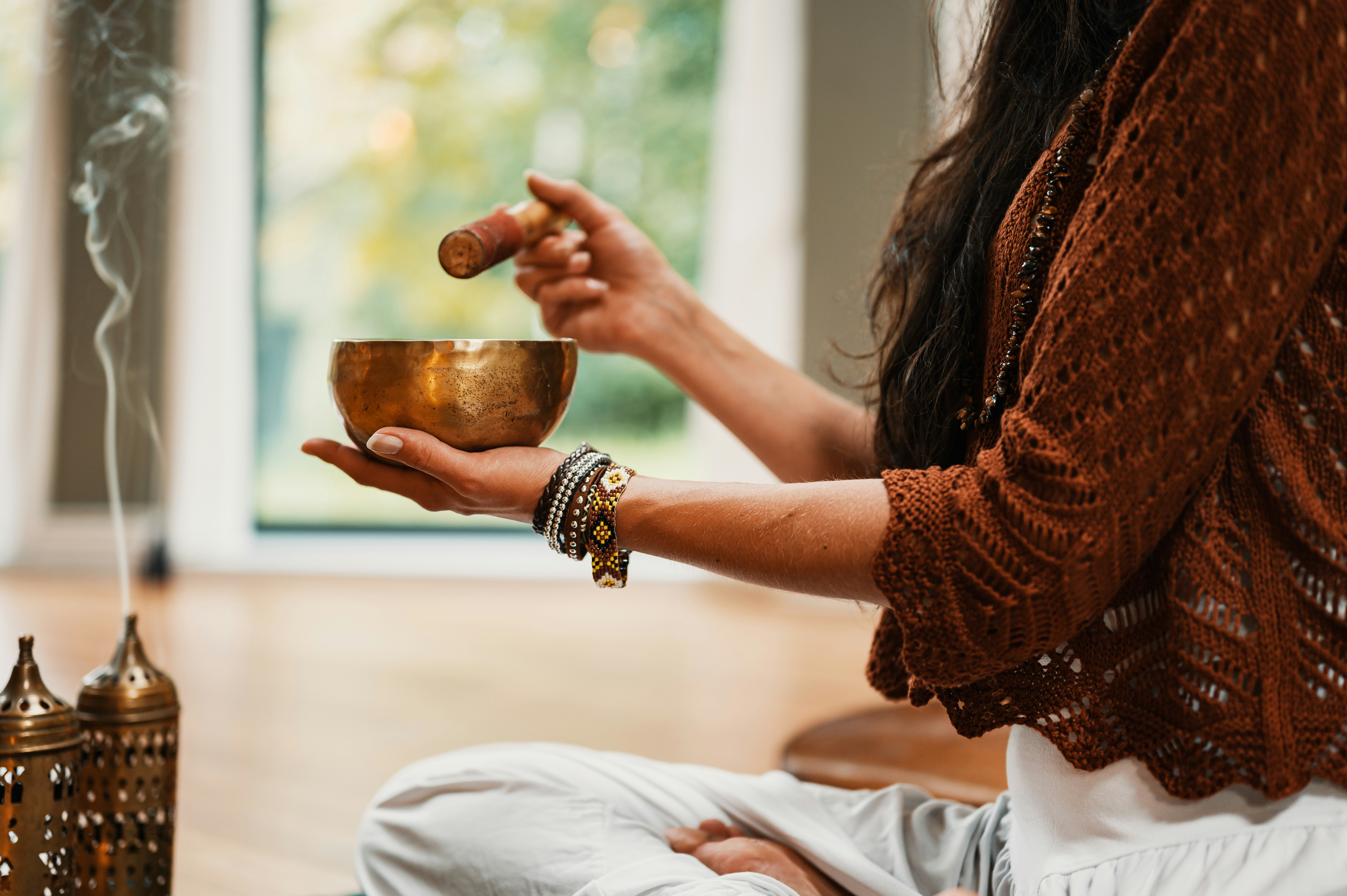 Recharging Wellness: The Unforeseen Benefits of Sound Therapy in Beauty and Fitness