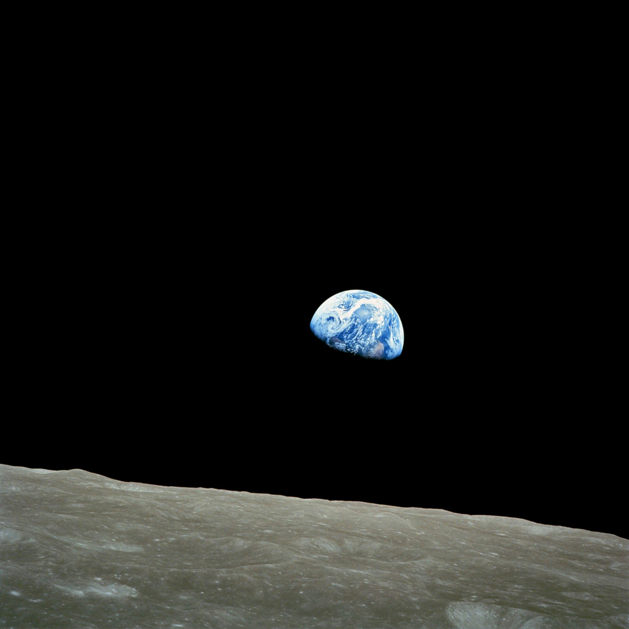 "Thriving in the Age of Space Tourism: A Deep Dive into Interstellar Travel"