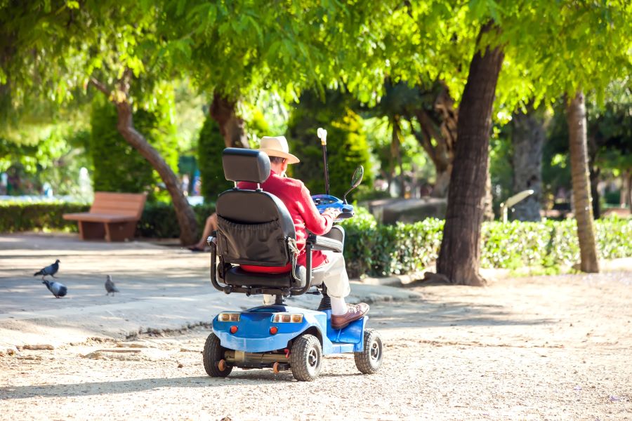 Elektrische Mobiliteit voor Senioren: Veiligheid en Comfort voor de Toekomst