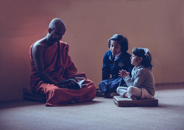 भारत में बदलते पारिवारिक मूल्य: एक सामाजिक परिवर्तन