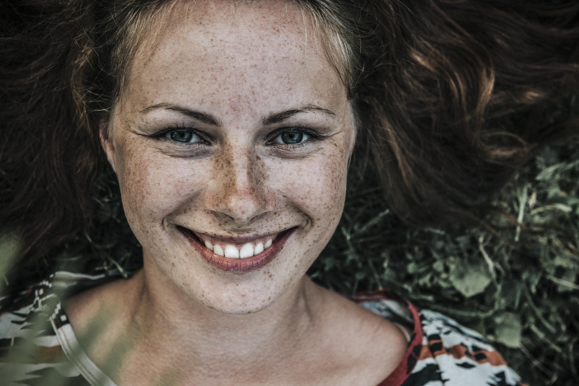 Shakeup in Skincare: The Embrace of the Age-Positive Movement 