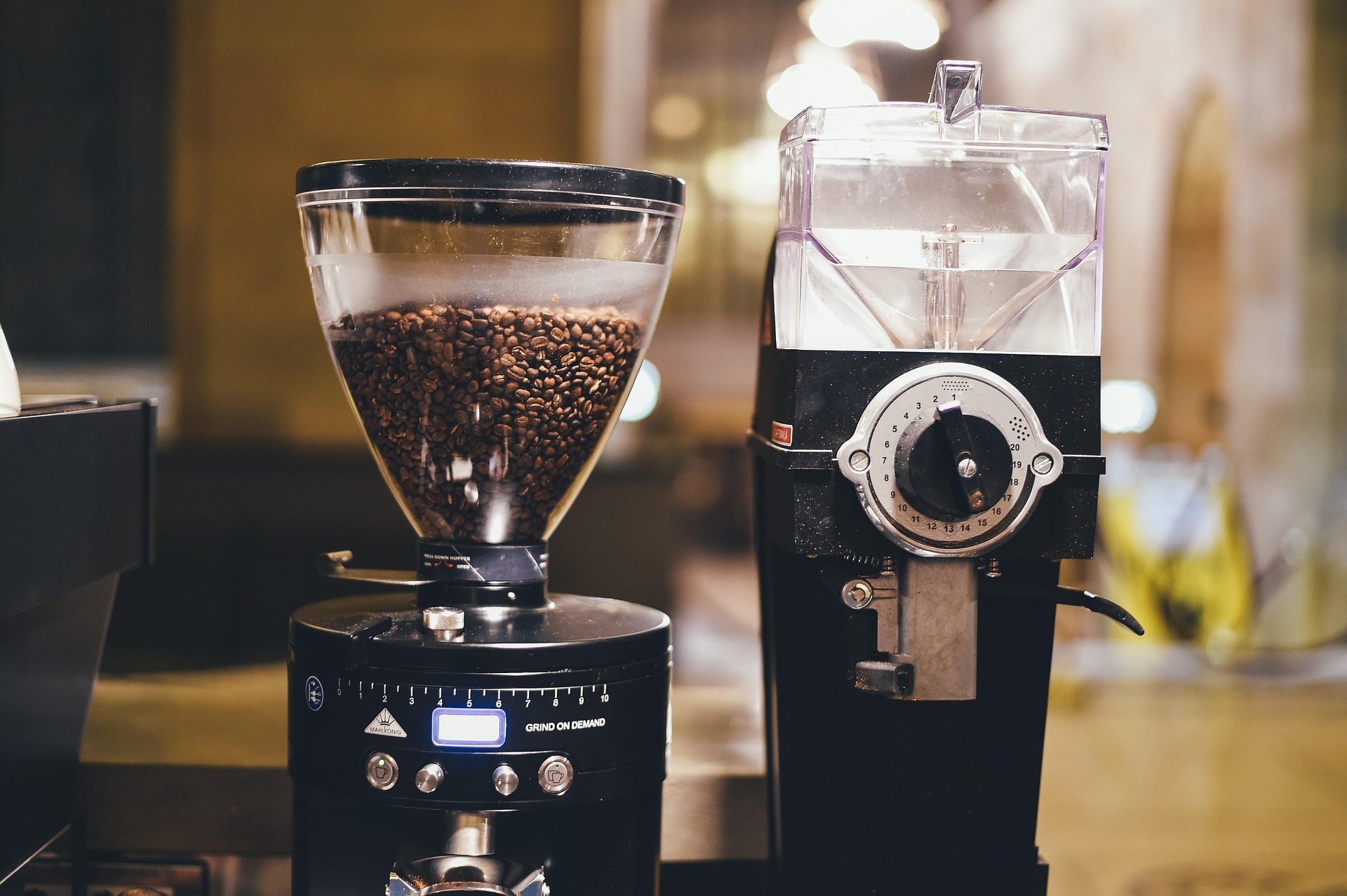La Machine à Café Portable : Votre Compagnon Idéal pour le Camping et les Voyages