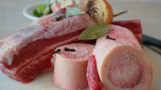 Entdecken Sie die Herkunft von Mett und Mettbrötchen