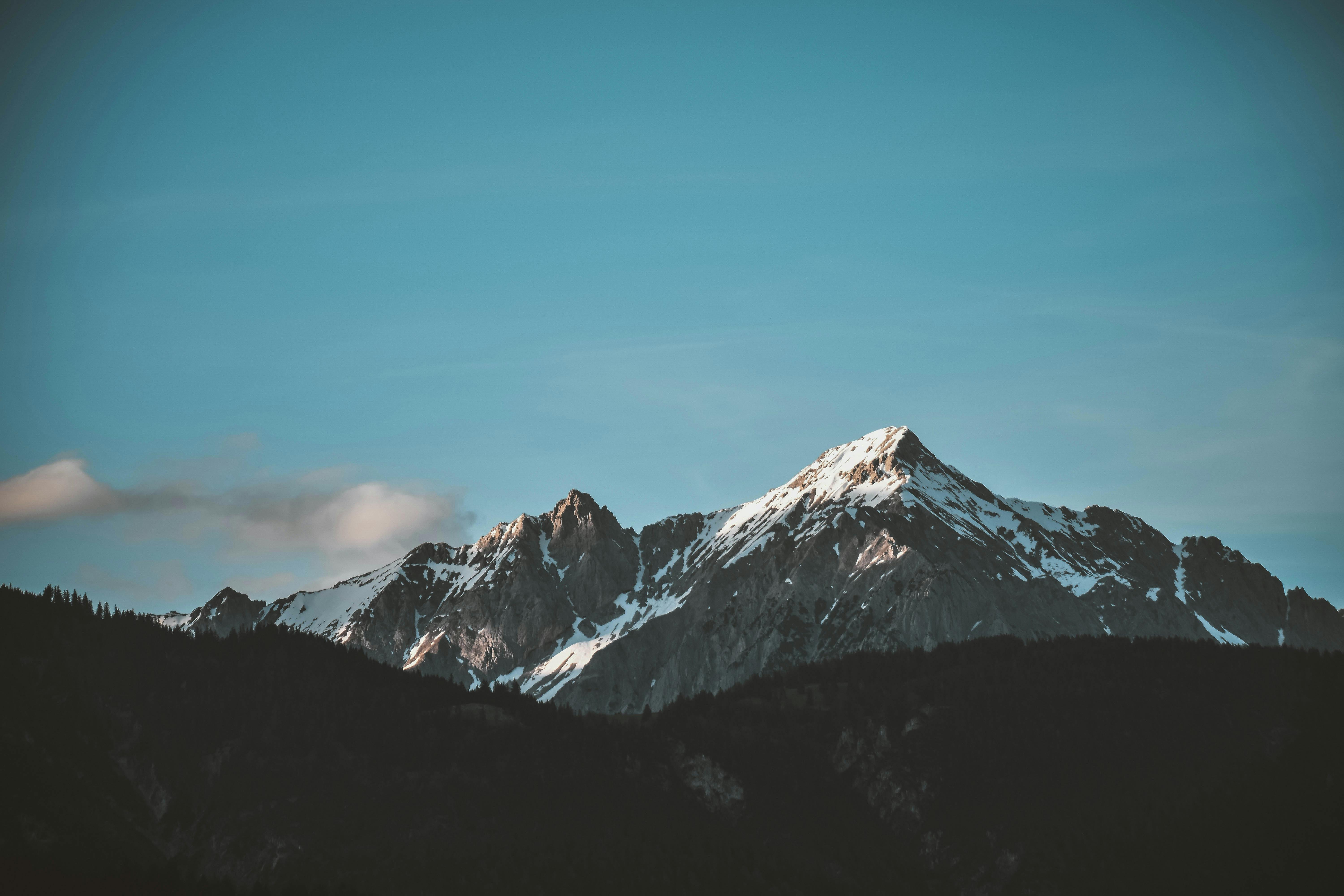 Delving into the Science of Altitude Training: A Comprehensive Analysis