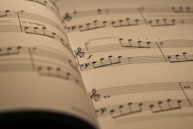Explorando Letras de Himnos Apostólicos y Más