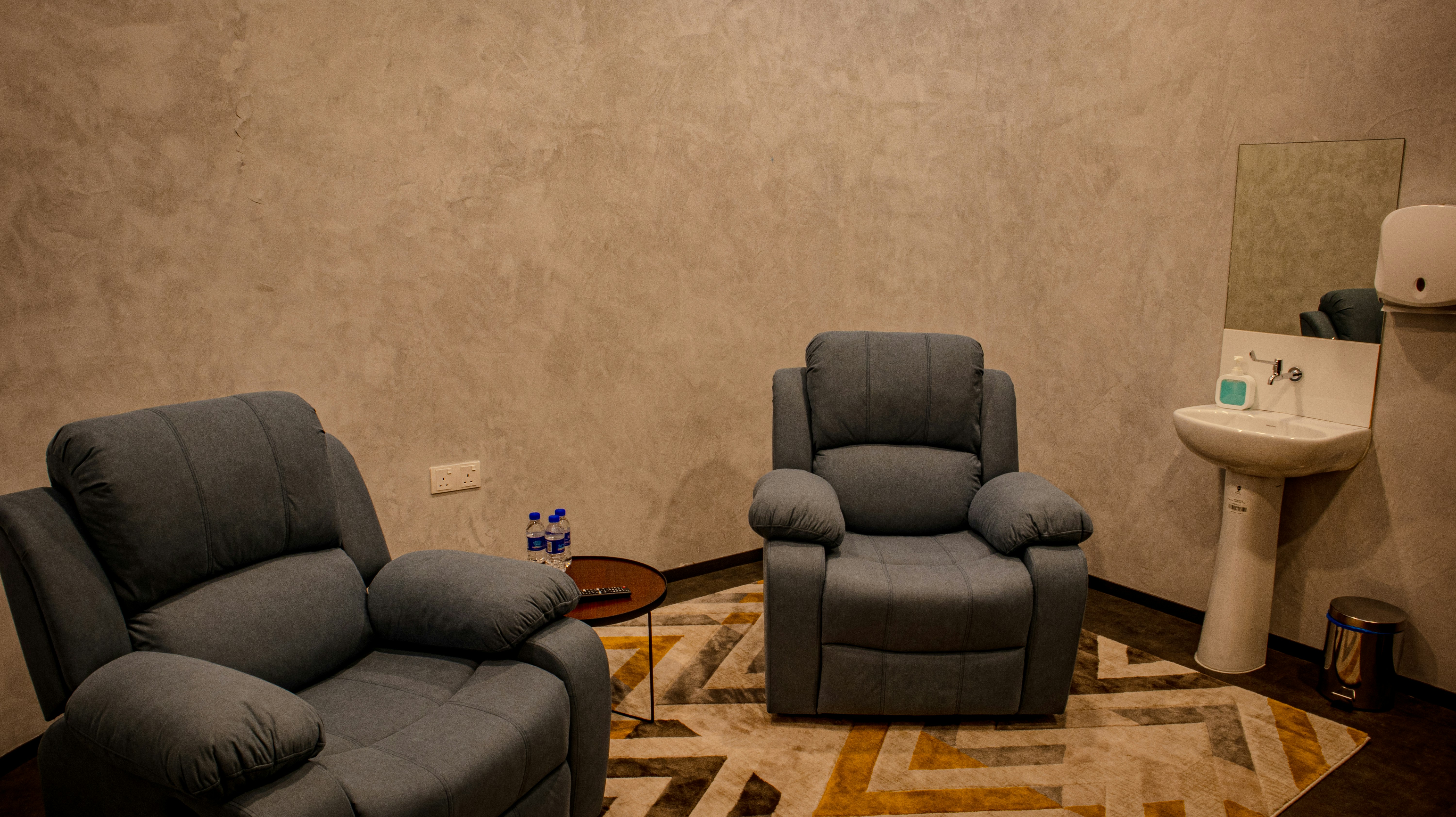 Comfort Meets Affordability: Best Recliner Chairs on a Budget