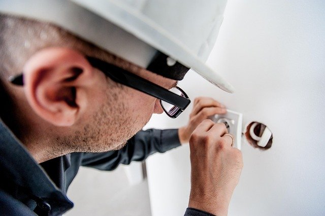 Les Services d'un Électricien Professionnel : Guide Complet pour Votre Maison