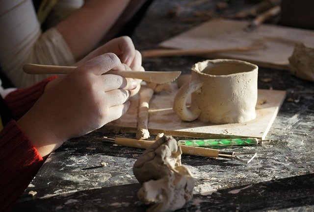 Fatto a mano con amore: capolavori artigianali nelle vendite italiane