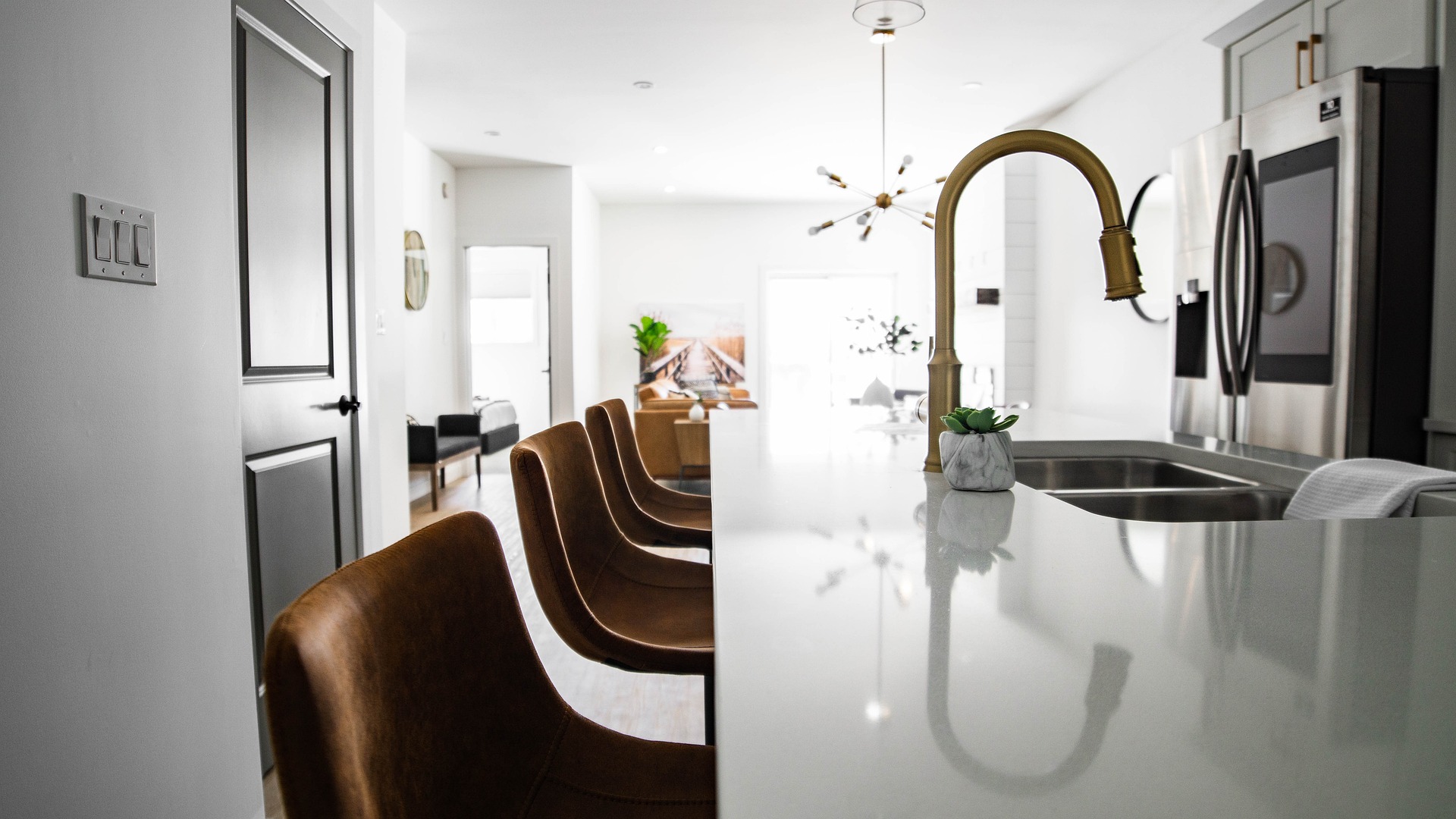 Deciphering the Rise of Real Estate Crowdfunding: A New Investment Pathway