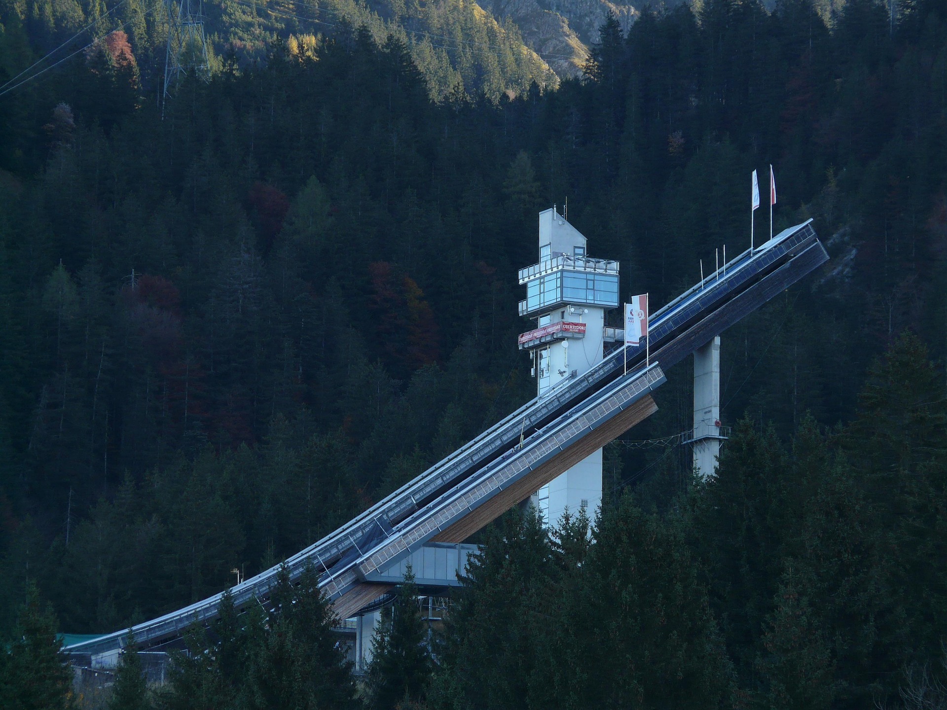 Breaking Down the Biomechanics of Ski Jumping: An Intricate Art Form