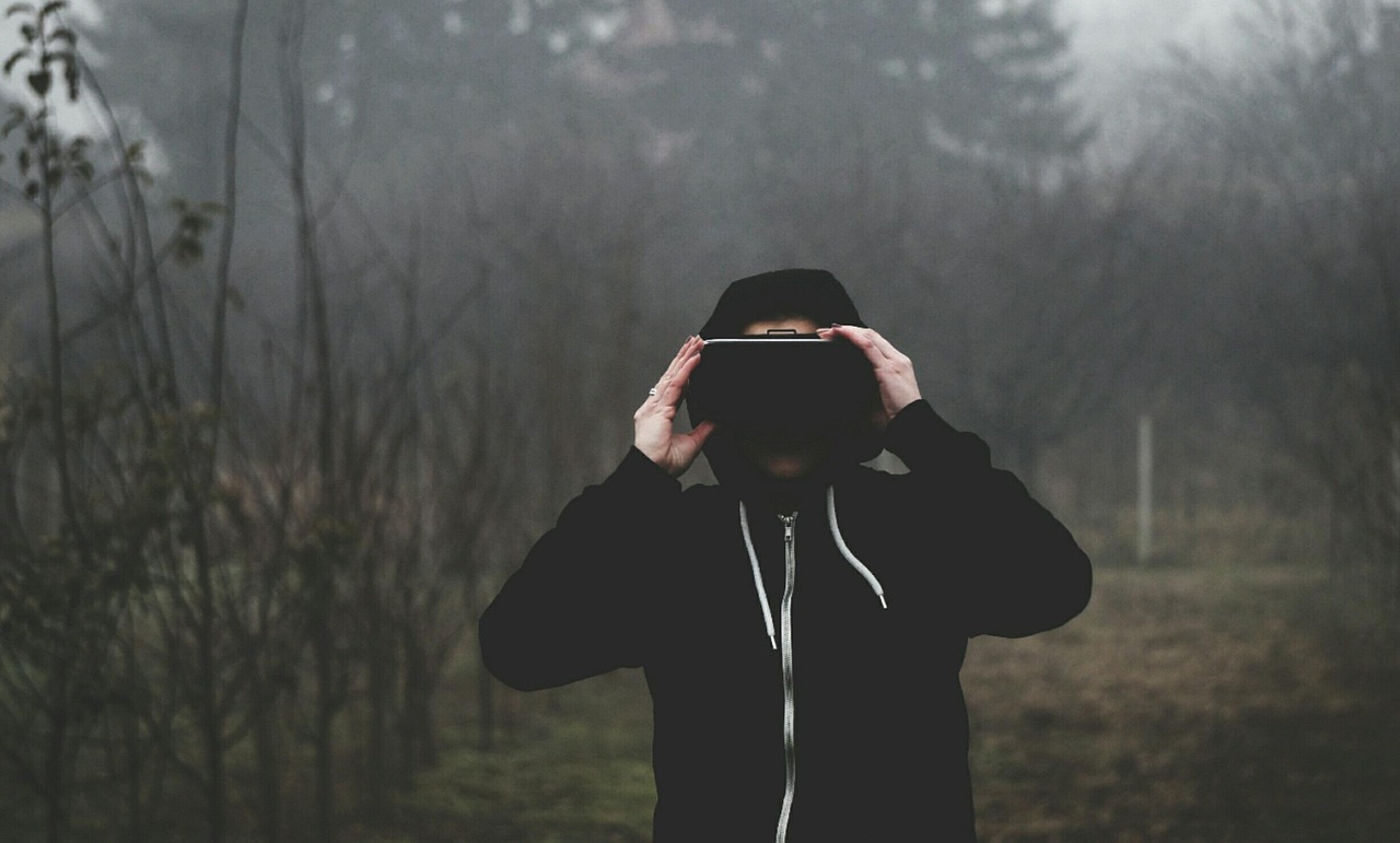 A New Wave in Interactive Entertainment: The Growth of Virtual Reality in Theatre