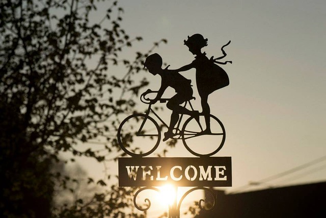 Maximize Visibility with Outdoor Signs That Stand Out