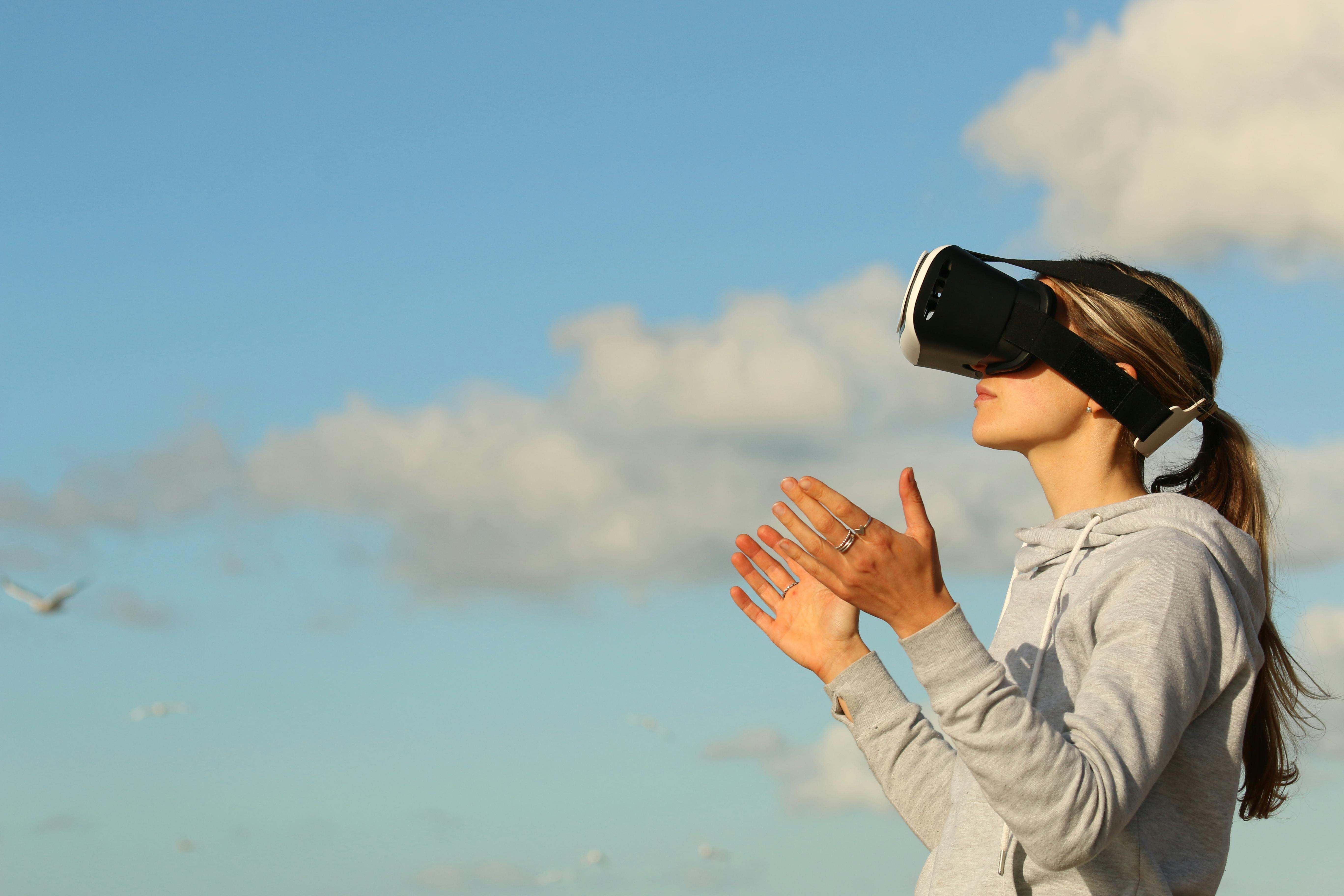 Artistic Expression in VR: A New Era of Immersive Engagement