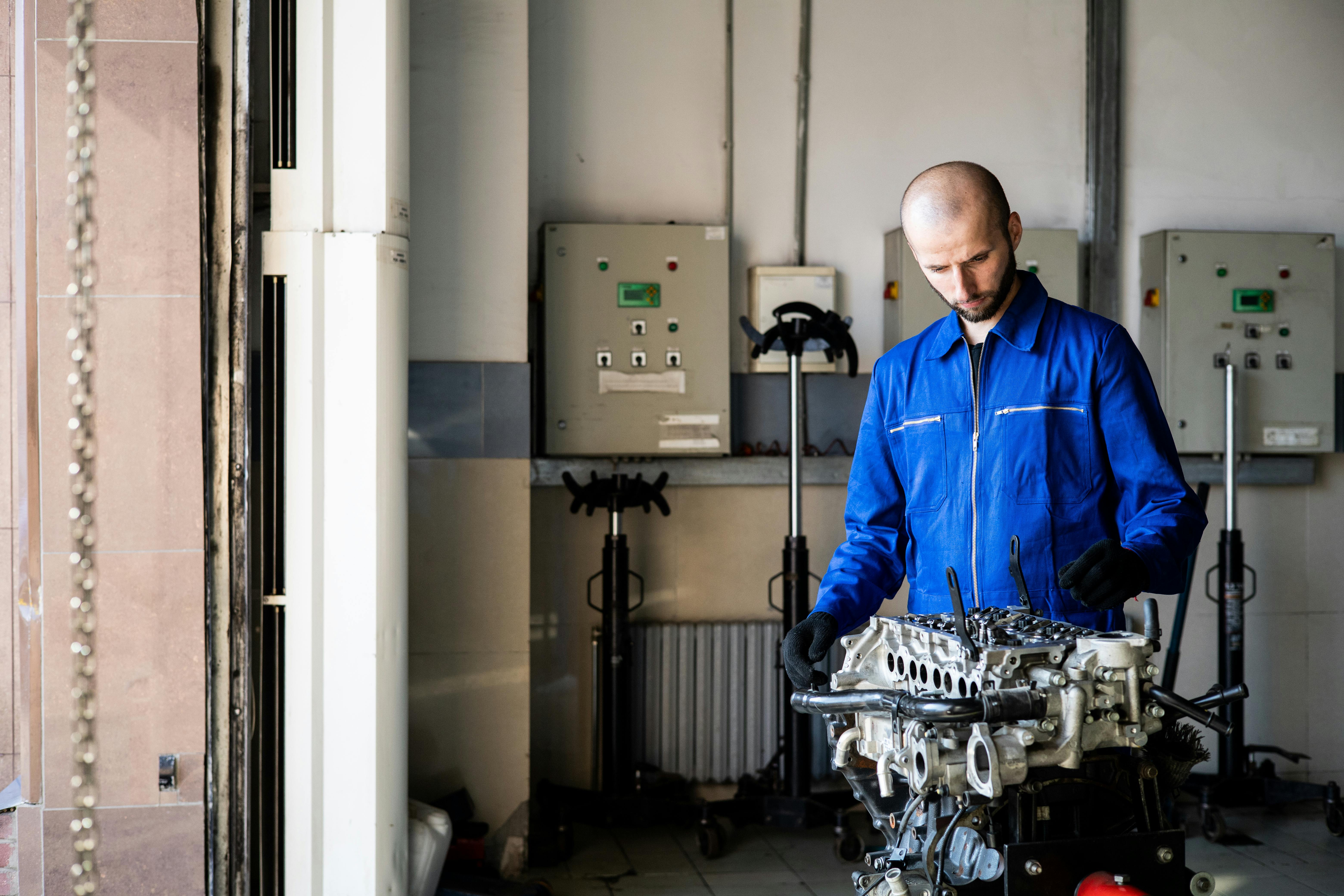 The Dynamics of Decentralized Manufacturing: A New Industrial Paradigm