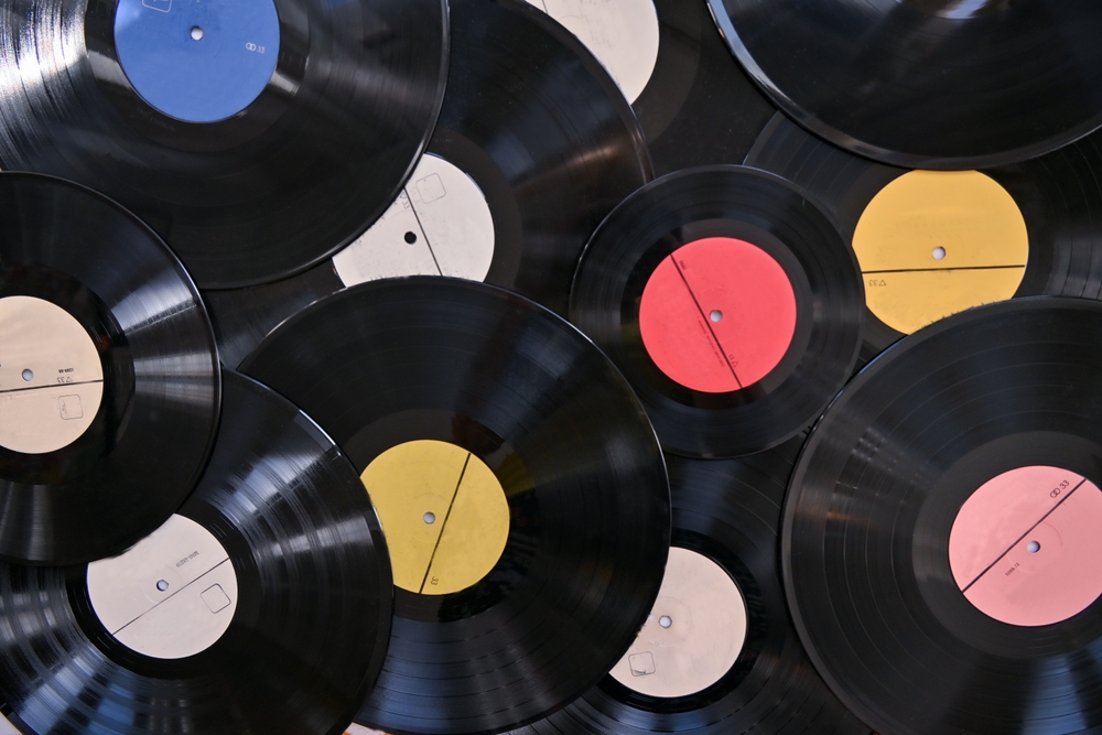 The Resurgence of Vinyl Records: A Nostalgic Trip to Authentic Music Experience