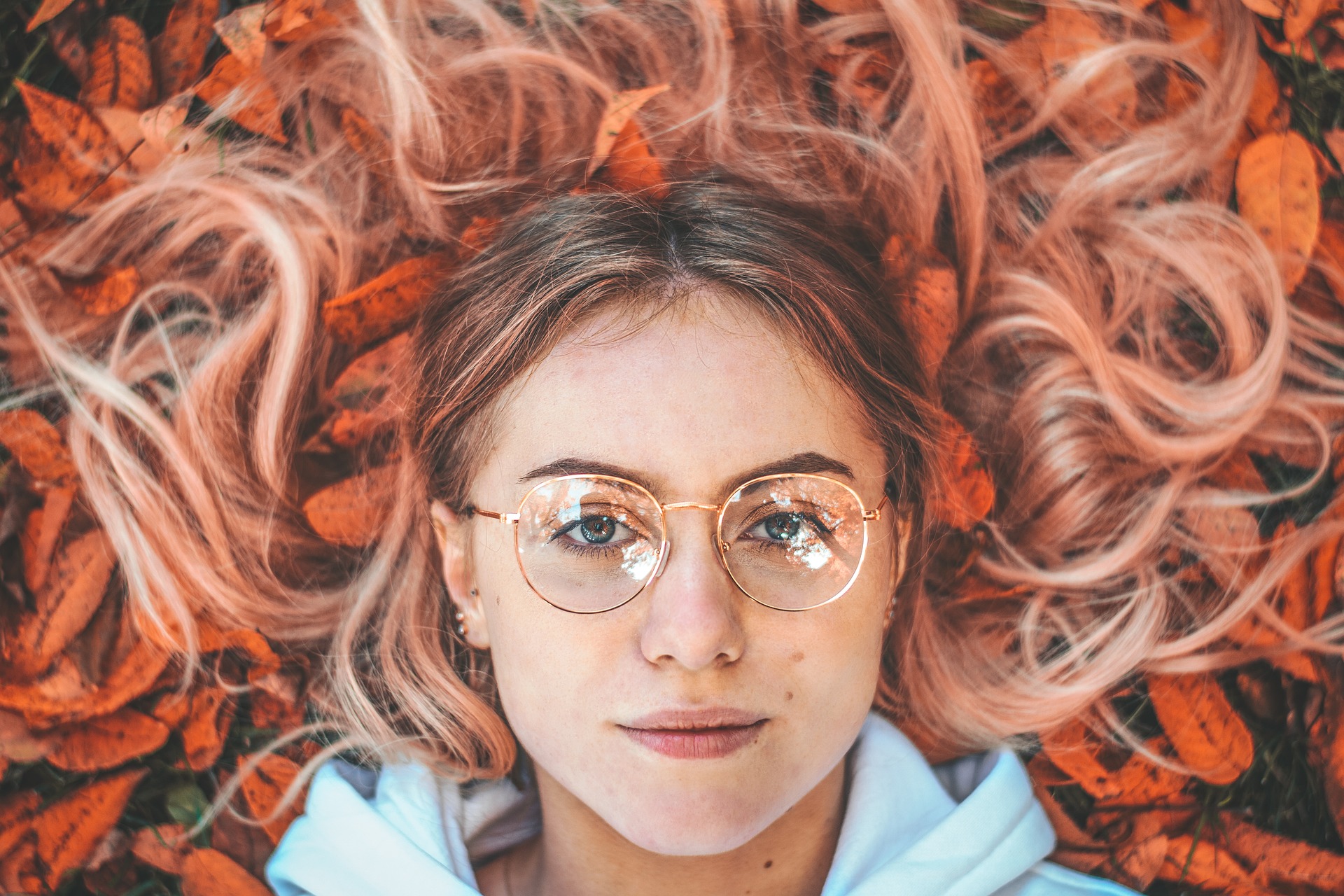 Blue Light Glasses: Benefits and Styling Tips for Work Meetings