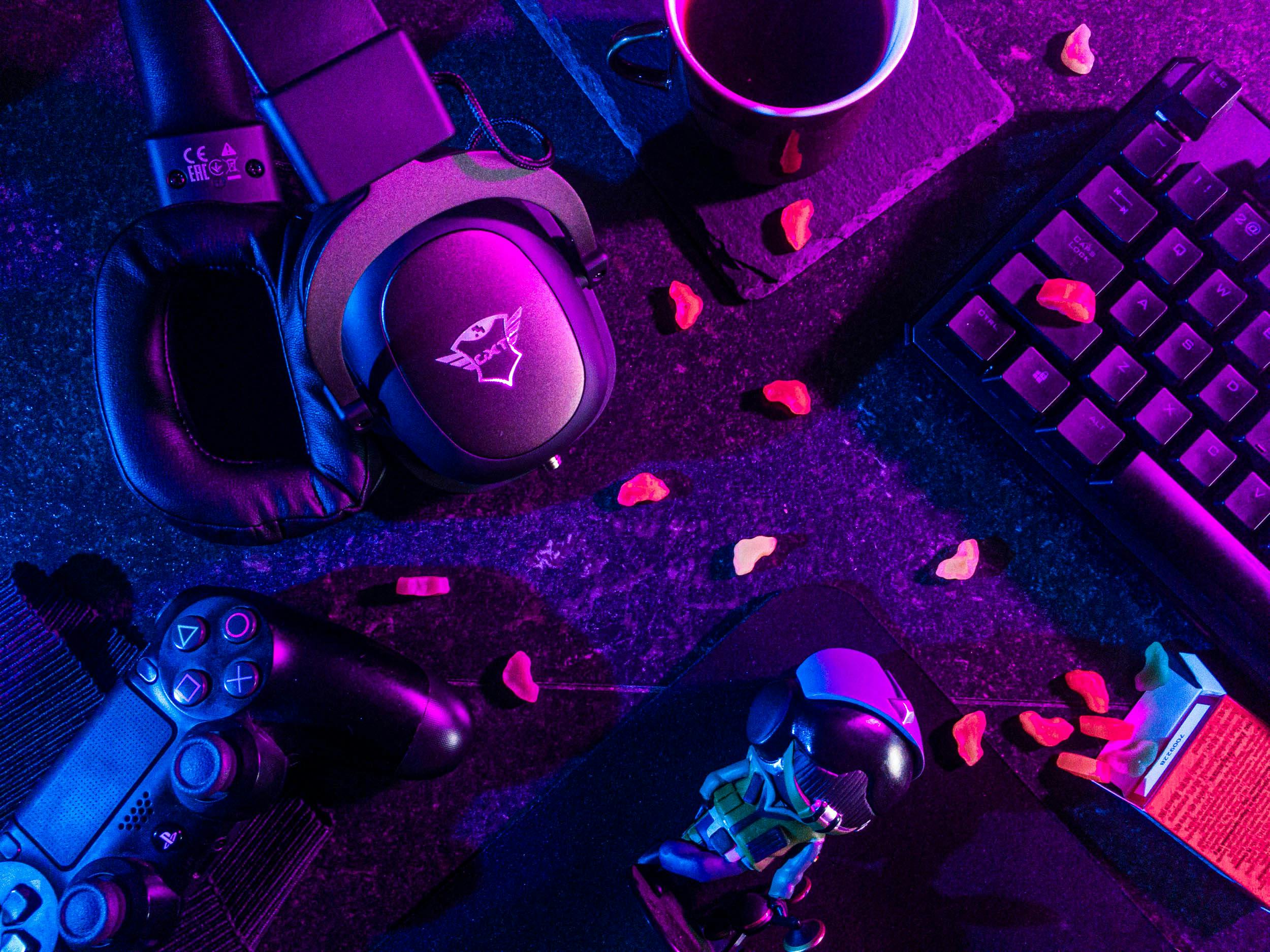 "Crossing the Virtual Frontier: The Rise of Cross-Platform Gaming"